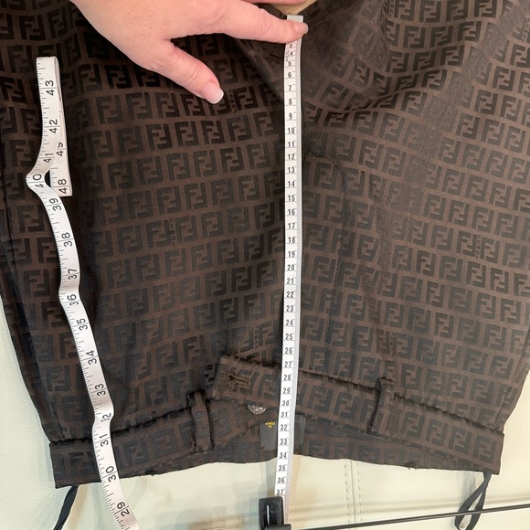 FENDI Logo Paints (Women) - Picture 10 of 16